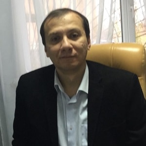 Рустам Ісроіловіч. Кандидат медичних наук за спеціальністю «медична психологія».